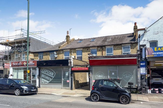 127 East Barnet Road, Barnet, London, EN4 8RF 3