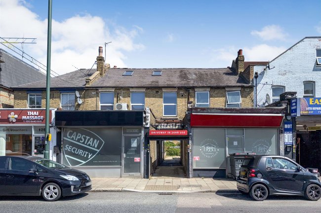127 East Barnet Road, Barnet, London, EN4 8RF 3