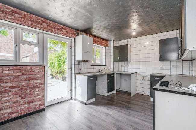 64 Holworthy Road, Norwich, NR5 9DG 5