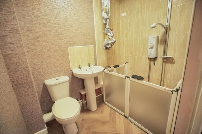 41 Glenroyd Avenue, Odsal, Bradford, West Yorkshire, BD6 1EX 7