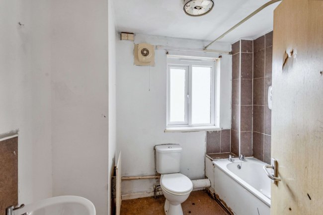 7 Lapwing Close, Allerton, Bradford, West Yorkshire, BD8 0NL 2