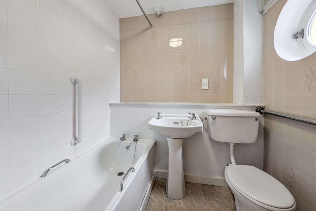 7 St. Patricks Walk, Gateshead, Tyne And Wear, NE10 9HF 10