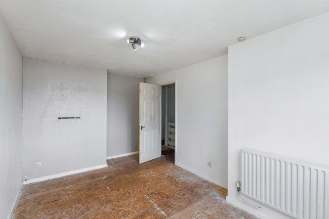 49 Owen Close, Wellingborough, Northamptonshire, NN8 3LW 2