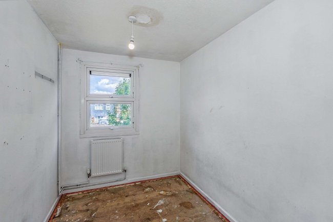 49 Owen Close, Wellingborough, Northamptonshire, NN8 3LW 2