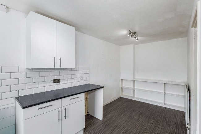 49 Owen Close, Wellingborough, Northamptonshire, NN8 3LW 2