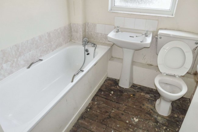 33 Lovat Road, Preston, PR1 6DP 6