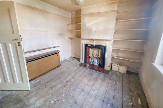 311 Cheney Manor Road, Swindon, SN2 2PE 5