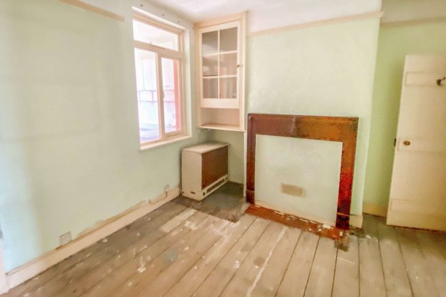 311 Cheney Manor Road, Swindon, SN2 2PE 5