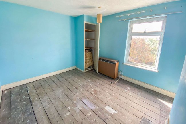 311 Cheney Manor Road, Swindon, SN2 2PE 5