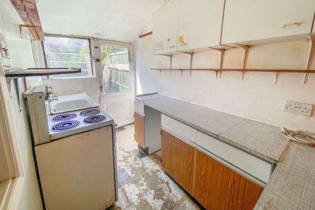 311 Cheney Manor Road, Swindon, SN2 2PE 5