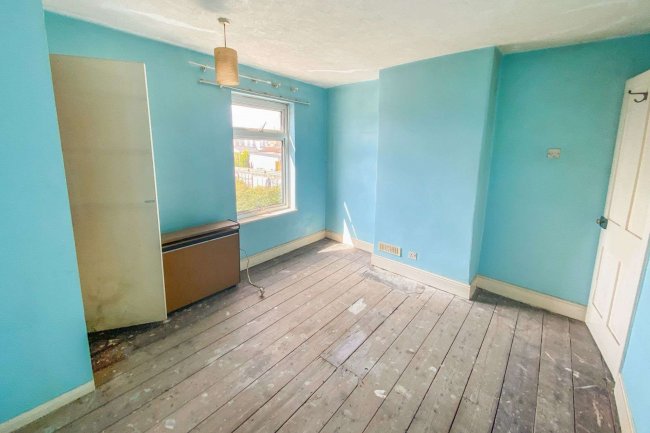 311 Cheney Manor Road, Swindon, SN2 2PE 5