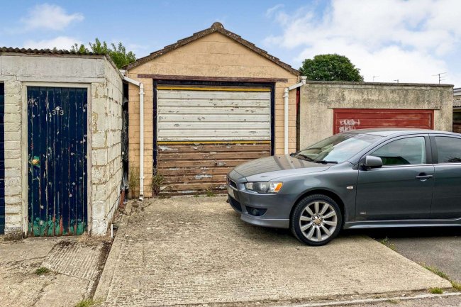 311 Cheney Manor Road, Swindon, SN2 2PE 5