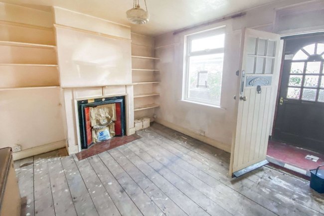 311 Cheney Manor Road, Swindon, SN2 2PE 5