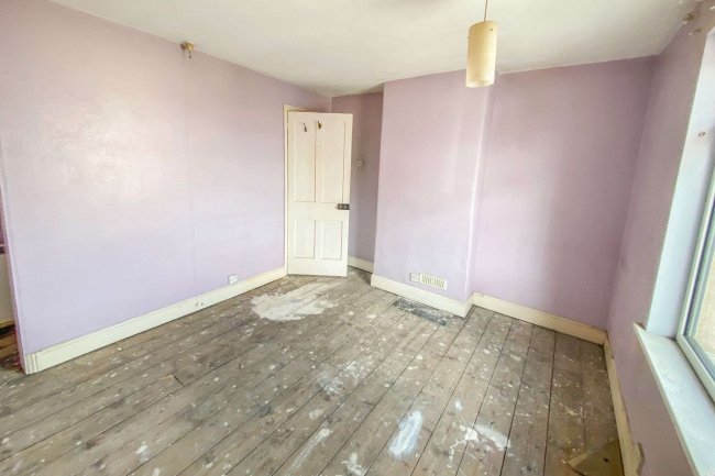 311 Cheney Manor Road, Swindon, SN2 2PE 5