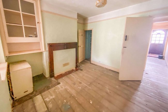 311 Cheney Manor Road, Swindon, SN2 2PE 5