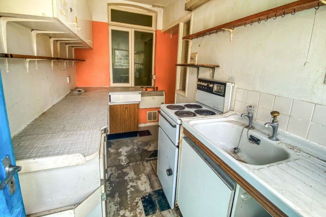 311 Cheney Manor Road, Swindon, SN2 2PE 5