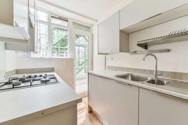 21 Elmhurst Court, St. Peters Road, Croydon, Surrey, CR0 1HQ 10