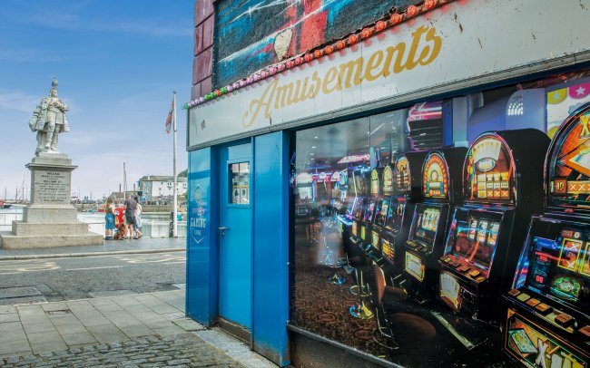 2 The Strand, Brixham, Devon TQ5 8EH 4