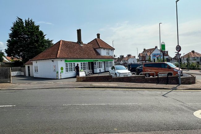 Co-Op, Old Shoreham Rd,  Hove BN3 7EB 4