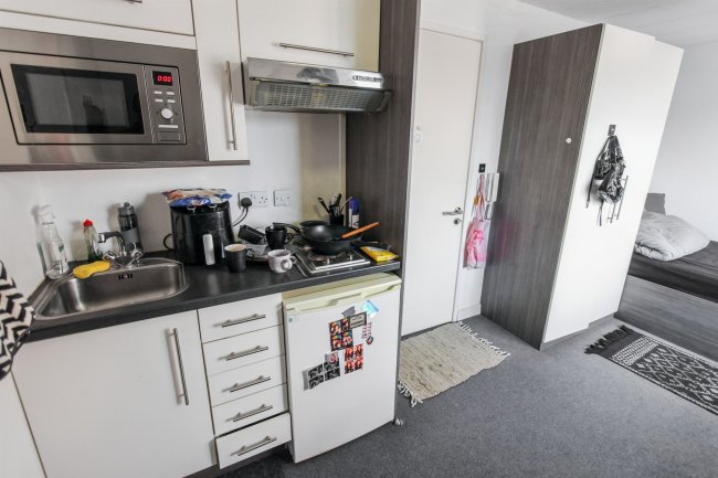 Flat 307 Pearl Works, 2 Howard Lane, Sheffield, S1 2FT 8