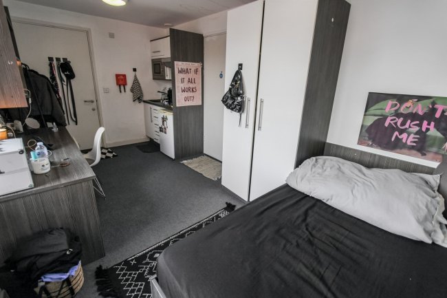 Flat 307 Pearl Works, 2 Howard Lane, Sheffield, S1 2FT 8