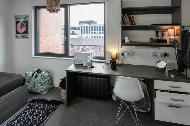 Flat 307 Pearl Works, 2 Howard Lane, Sheffield, S1 2FT 8