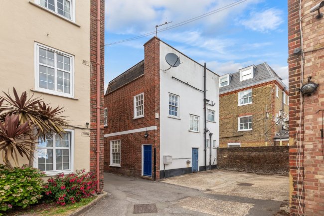 54 Richmond Road, Twickenham, TW1 3BE 3