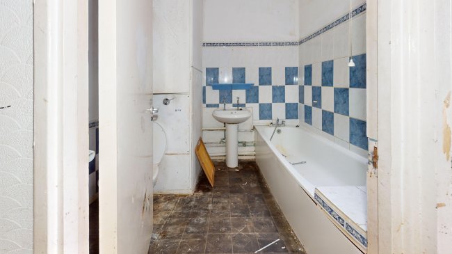 48 Tawney Road, Thamesmead, London, SE28 8EF 5