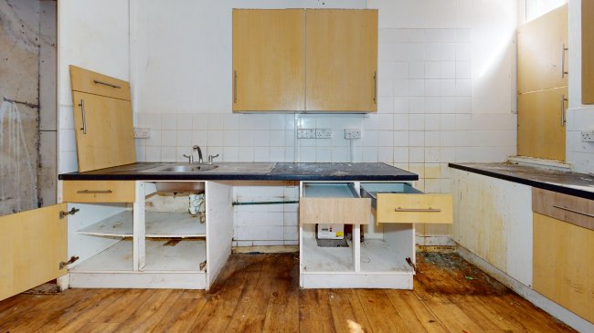 48 Tawney Road, Thamesmead, London, SE28 8EF 5