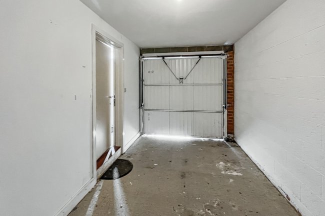 40 Reynolds Avenue, Redhill, Surrey, RH1 1TJ 8