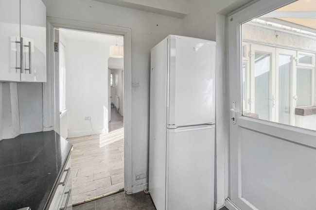 67 Long Drive, Greenford, UB6 8NA 7