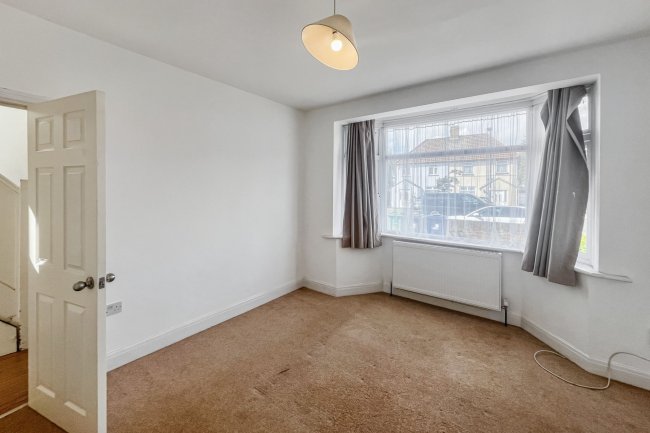 67 Long Drive, Greenford, UB6 8NA 7