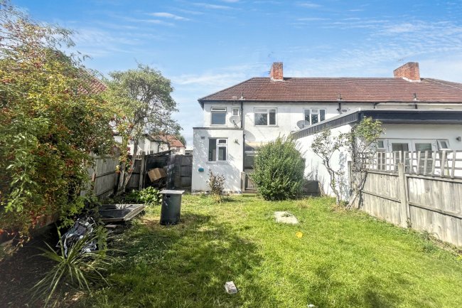 67 Long Drive, Greenford, UB6 8NA 7