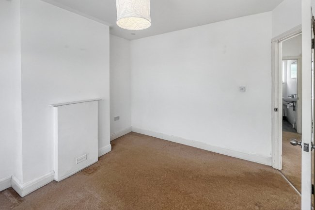 67 Long Drive, Greenford, UB6 8NA 7