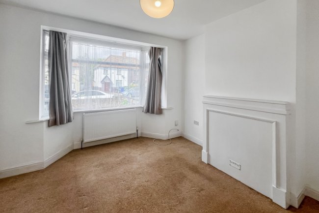 67 Long Drive, Greenford, UB6 8NA 7