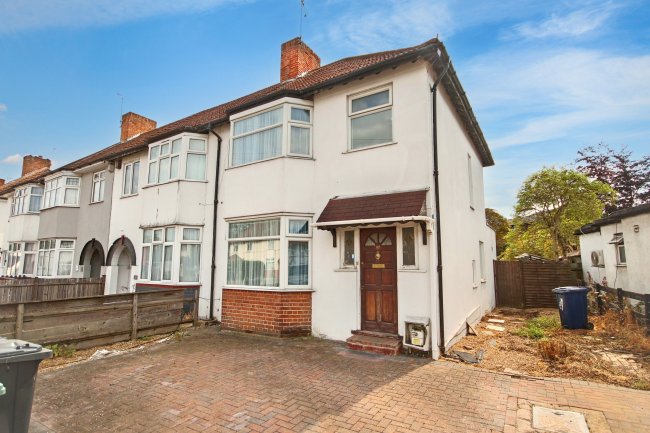 67 Long Drive, Greenford, UB6 8NA 7