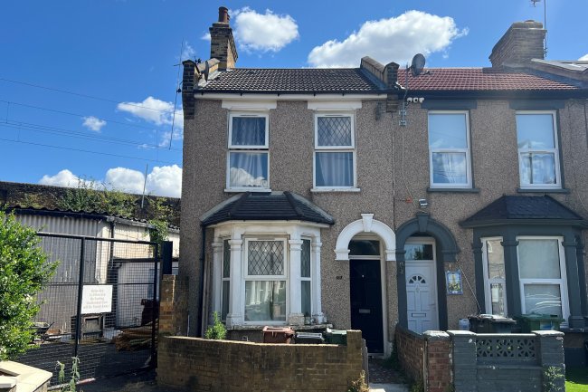 187 Farmer Road, Leyton, London E10 5DJ 2