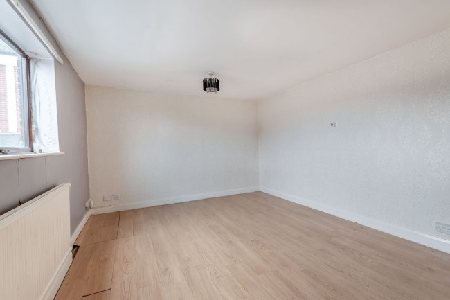 Hucknall Constitutional Club, 145 Portland Road, Hucknall, Nottingham NG15 7SB 3