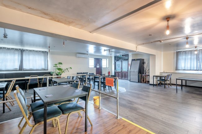 Hucknall Constitutional Club, 145 Portland Road, Hucknall, Nottingham NG15 7SB 3