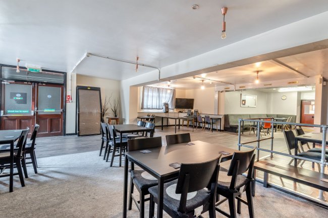 Hucknall Constitutional Club, 145 Portland Road, Hucknall, Nottingham NG15 7SB 3