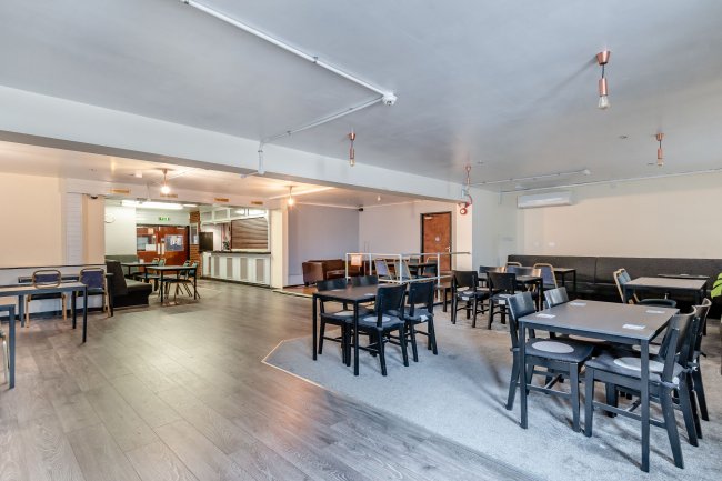 Hucknall Constitutional Club, 145 Portland Road, Hucknall, Nottingham NG15 7SB 3