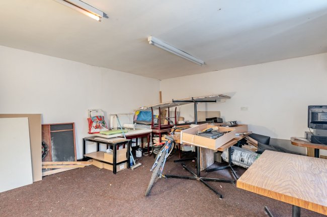 Hucknall Constitutional Club, 145 Portland Road, Hucknall, Nottingham NG15 7SB 3