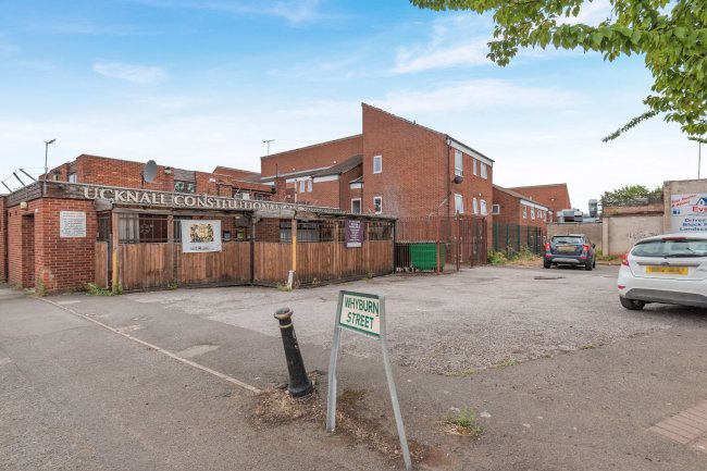 Hucknall Constitutional Club, 145 Portland Road, Hucknall, Nottingham NG15 7SB 3