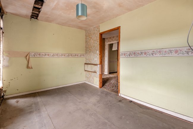 2 Stations Buildings, Warton Road, Carnforth, LA5 9BS 3