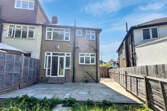 51 Greenview Avenue, Croydon, CR0 7QW 6