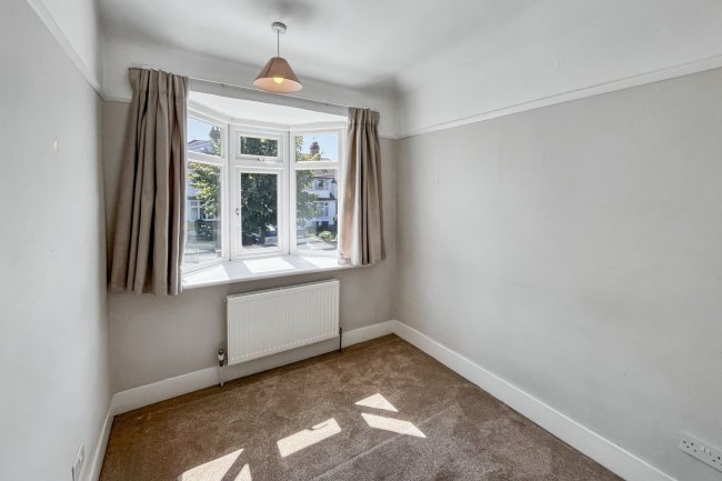 51 Greenview Avenue, Croydon, CR0 7QW 6