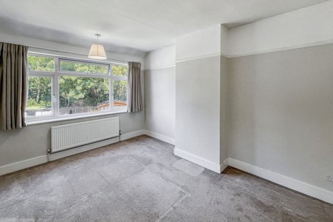 51 Greenview Avenue, Croydon, CR0 7QW 6