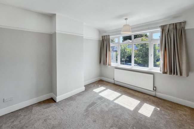 51 Greenview Avenue, Croydon, CR0 7QW 6