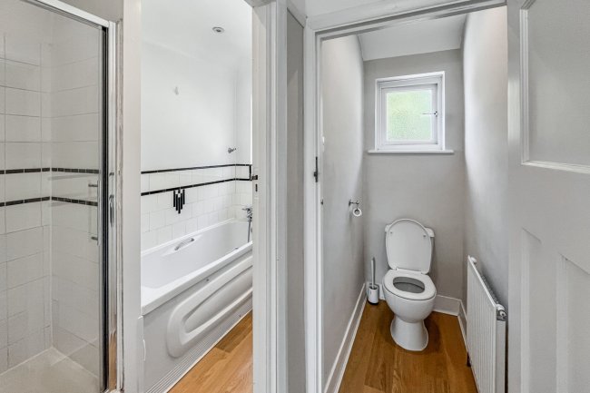 51 Greenview Avenue, Croydon, CR0 7QW 6