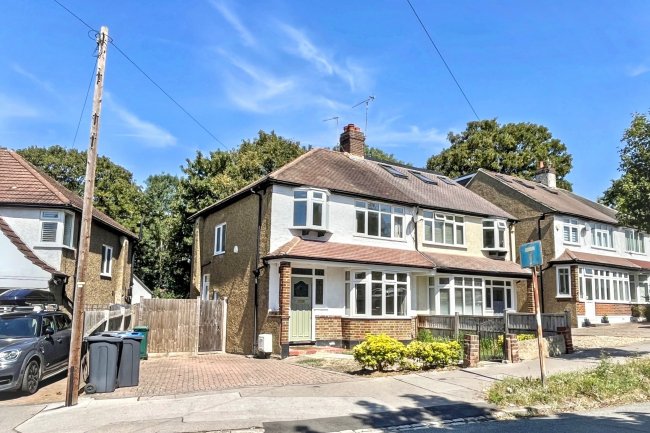 51 Greenview Avenue, Croydon, CR0 7QW 6